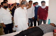 রক্তদান নিয়ে ছেলে মেয়েদের মানসিকতা নষ্ট করছে কিছু রাজনৈতিক দল, দাবি মানিক সরকারের