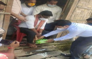 প্লাজমাদাতার পা ধুইয়ে সম্মান জ্ঞাপন আসাম বিধানসভার উপাধ্যক্ষ আমিনুলের