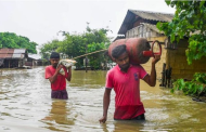 ভয়াবহ বন্যার কবলে আসাম, মৃতের সংখ্যা বেড়ে ৩৮