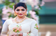 সমাজ আর একজন অস্বস্তিকর নারী