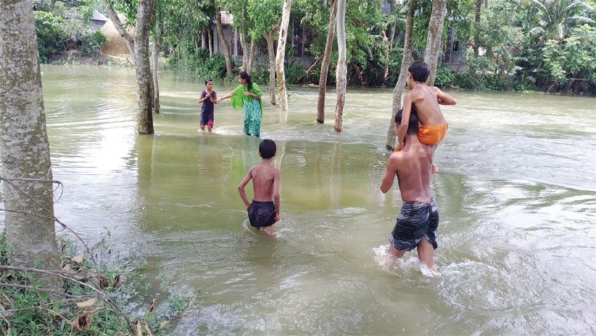 বিস্তৃত হচ্ছে বন্যা, ফসলের ব্যাপক ক্ষতি