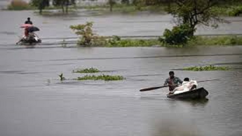 আসামে ৩৩টির মধ্যে ২২টি জেলাই ভাসছে বন্যায় জলে, এখনও মৃতের সংখ্যা ৩৪