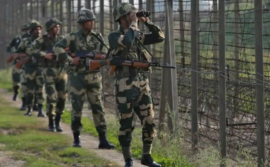 সীমান্তে বিএসএফের পাথর নিক্ষেপে বাংলাদেশী নিহত