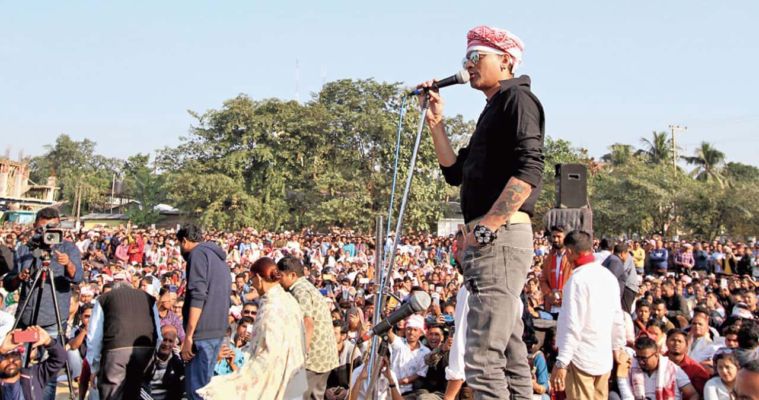 ভোল বদলে বিজেপিতে যোগদানের হিড়িক আসামের শিল্পী সমাজের