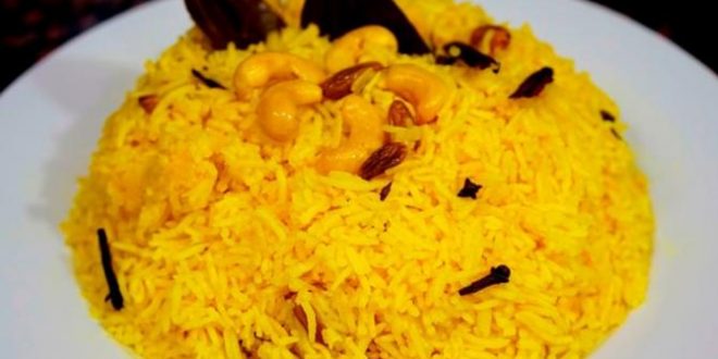 বাসন্তী পোলাও রেঁধে তাক লাগিয়ে দিন পরিবারকে