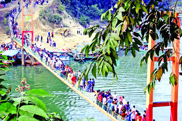 আস্তে আস্তে প্রাণ ফিরছে পাহাড়ে বাড়ছে পর্যটক