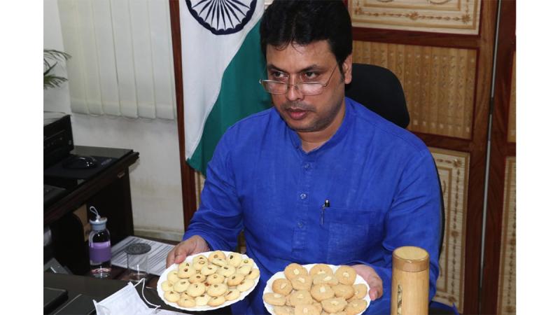 বাঁশের বিস্কুট তৈরি করেছে ত্রিপুরা, পাঠানো হবে বাংলাদেশেও