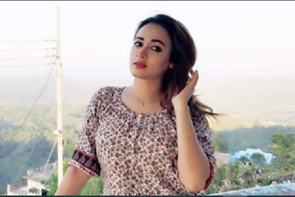 কিছু মানুষ সারা দিন পড়ে থাকে আমার বিয়ে নিয়ে : অহনা