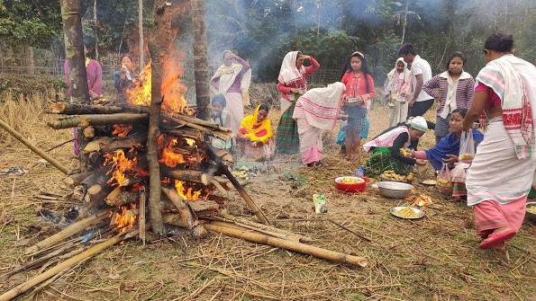 কৰ'নাৰ সকাহত ভোগালী বিহু উলহ-মালহেৰে