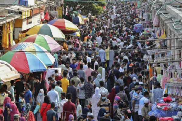 ভারতীয় ভ্যারিয়েন্ট, বাংলাদেশে উদ্বেগ, টিকা নিয়ে অনিশ্চয়তা: এপির রিপোর্ট