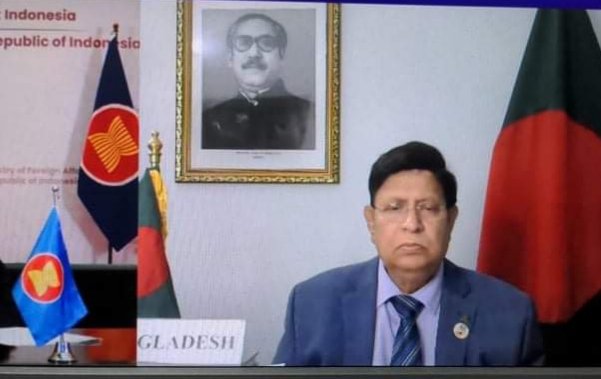 আফগান নাগরিকদের আশ্রয় দিতে যুক্তরাষ্ট্রের প্রস্তাবকে পজিটিভ ভাবে দেখছে বাংলাদেশ: পররাষ্ট্রমন্ত্রী