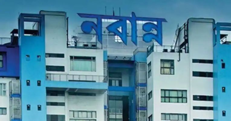 পশ্চিমবঙ্গে তৃতীয় ঢেউ রুখতে টিকাকরণে জোর, প্রয়োজনে মাইক্রো কন্টেনমেন্ট জোন: নির্দেশ মুখ্যসচিবের