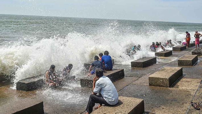 ধেয়ে আসছে 'গুলাব', উত্তাল হচ্ছে সমুদ্র, সোমবারের মধ্যে দিঘা খালি করার নির্দেশ