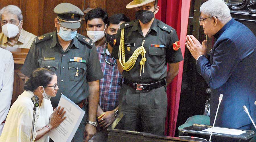 বিধায়ক হিসেবে শপথ নিলেন মমতা, ছিল না বিজেপির কেউ