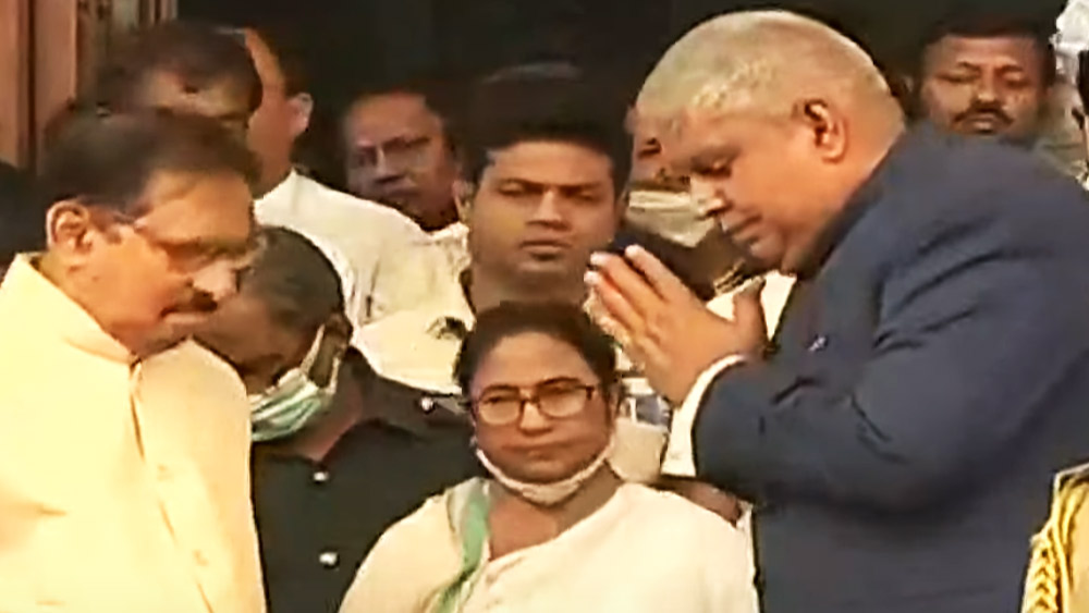বাজেট বক্তৃতা পড়তে কি কোনও চাপ ছিল রাজ্যপালের উপর, ঠিক জানি না: মমতা
