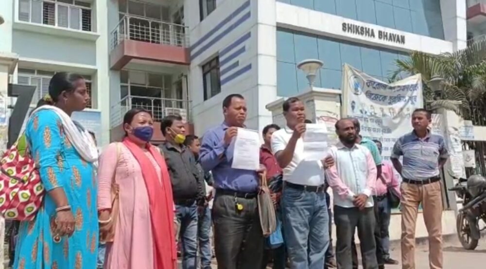 ত্রিপুরায় ৫ দফা দাবিতে ডেপুটেশন দিলো সমগ্র শিক্ষার কর্মচারীরা