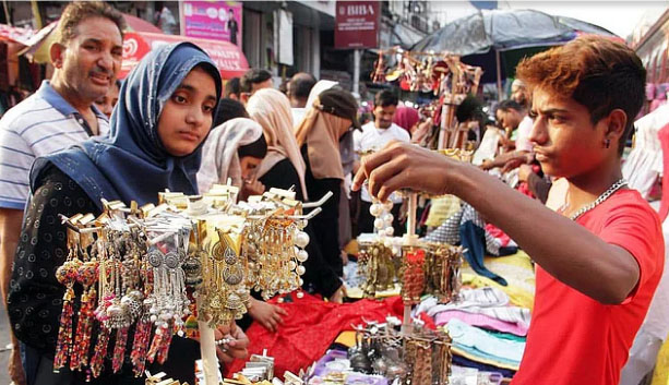 ঈদ উপলক্ষে জমছে কলকাতার বাজার