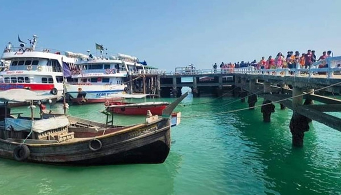 বন্ধ হলো টেকনাফ-সেন্ট মার্টিন রুটে পর্যটক পারাপারের জাহাজ চলাচল