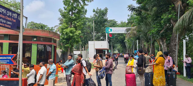 আখাউড়া স্থলবন্দরে তিন দিনের জন্য আমদানি–রপ্তানি বন্ধ