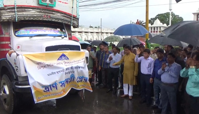 বন্যা কবলিত আসামের শিলচরবাসীকে ত্রাণ পাঠালো ত্রিপুরা সিভিল সার্ভিস অফিসার্স অ্যাসোসিয়েশন