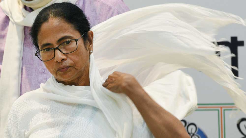 মন্ত্রিসভা ভেঙে নতুন করে সাজান মমতা, পার্থ-কাণ্ডের পর দাবি উঠছে তৃণমূলের অন্দরে
