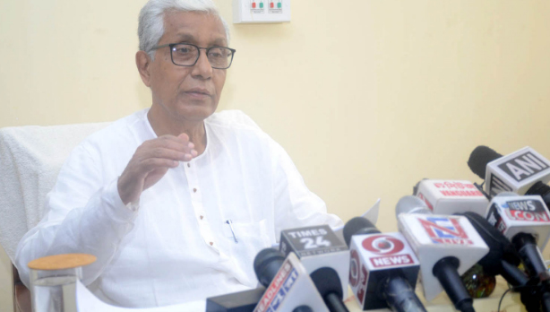 বিজেপি সরকারের জনবিরোধী কার্যকলাপের বিরুদ্ধে রুখে দাঁড়াতে হবে : মানিক সরকার