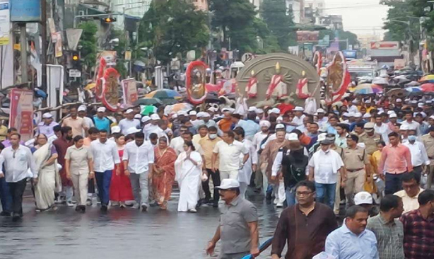 পশ্চিমবঙ্গের জেলায় জেলায় দুর্গাপুজোর আন্তর্জাতিক স্বীকৃতির শোভাযাত্রা
