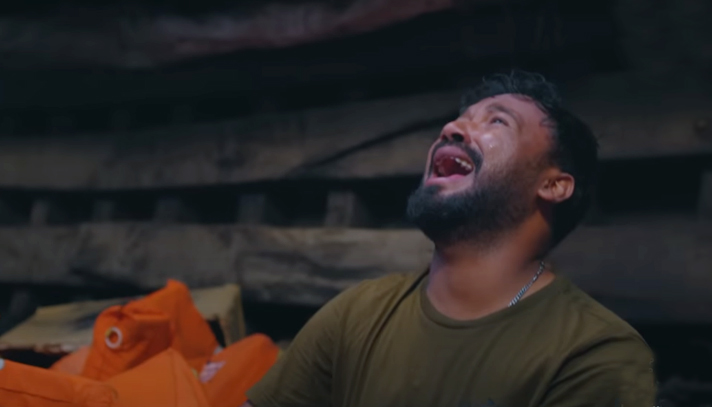 ইউটিউবে ‘বিদেশ’ দেখে কাঁদছে দর্শক