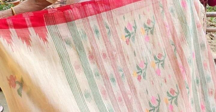 বাংলাদেশে এই প্রথম কলা গাছের সুতায় তৈরি হলো ‘কলাবতী’ শাড়ি