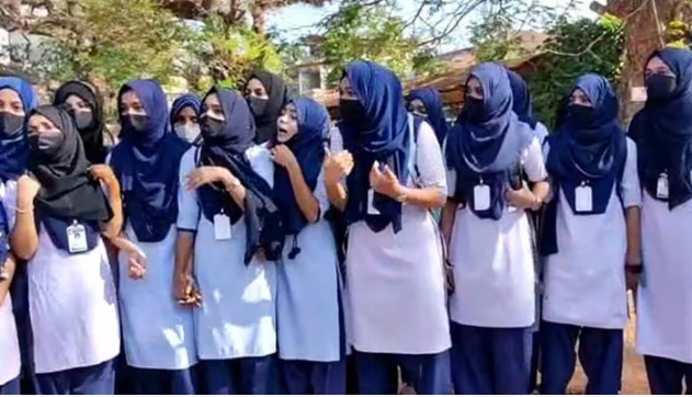 ত্রিপুরায় হিজাব পরা ছাত্রীদের স্কুলে ঢুকতে বাধা, প্রতিবাদ করায় ছাত্রকে মারধর
