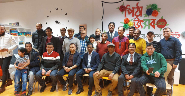 জার্মানির হামবুর্গে বাংলাদেশিদের পিঠা উৎসব