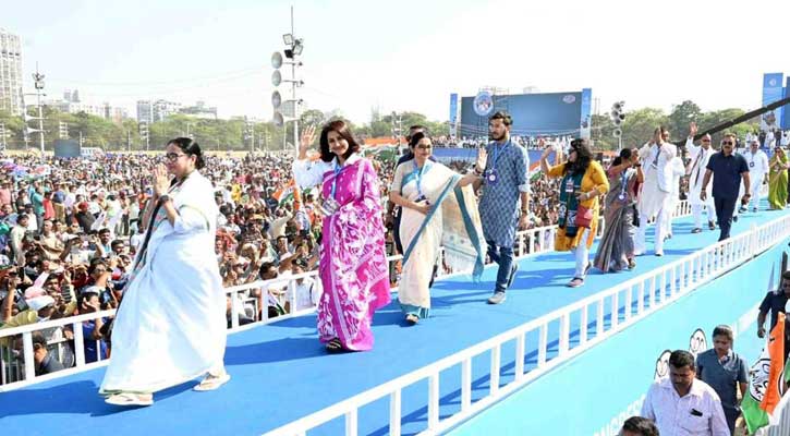 পশ্চিমবঙ্গের ৪২ আসনের প্রার্থী ঘোষণা করল তৃণমূল