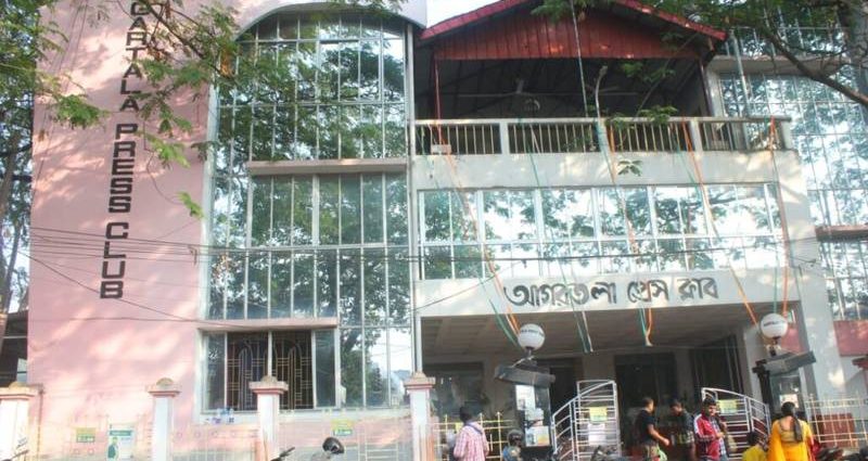 আগরতলা প্রেসক্লাবের নির্বাচনে সভাপতি হলেন প্রণব সরকার, রমাকান্ত দে সম্পাদক