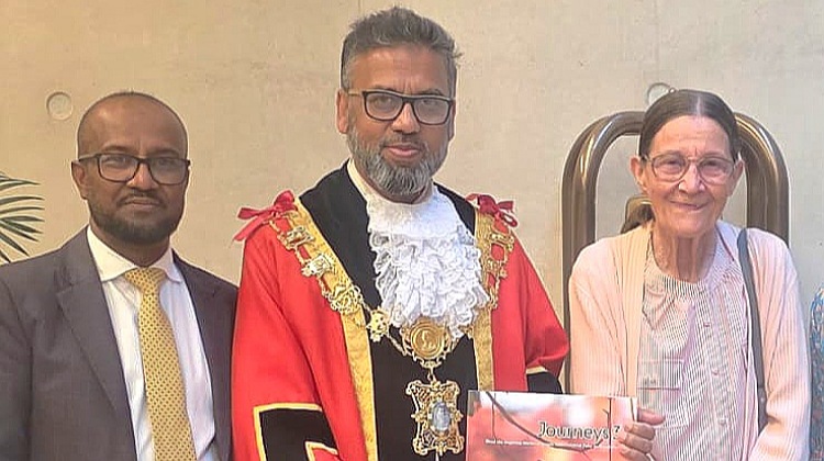 টাওয়ার হ্যামলেটস সফর করলেন  ভ্যালেরি টেইলর