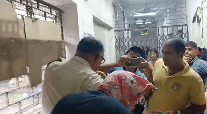 পশ্চিমবঙ্গের জেলহাজতে রংপুরের এসিপি আরিফুজ্জামান